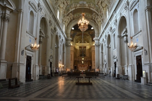 Basilica di Santa Maria del Carmine, Interno